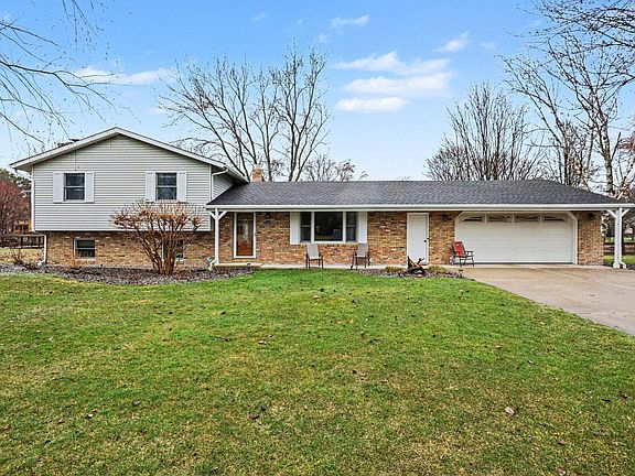 4th image of 3315 Harris Ln