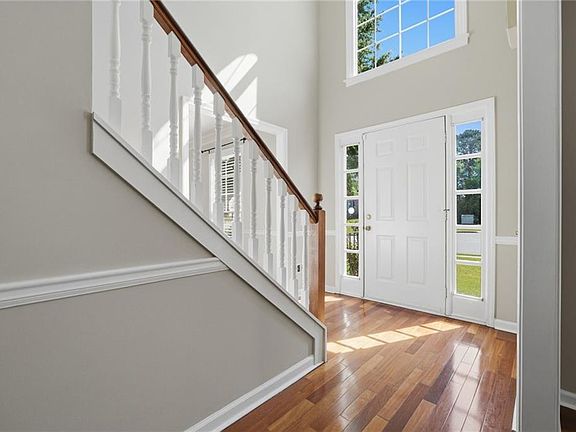 5th image of 505 Saint Marks Dr SW