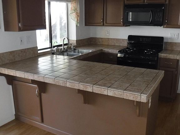 4th image of 833 Sage Dr