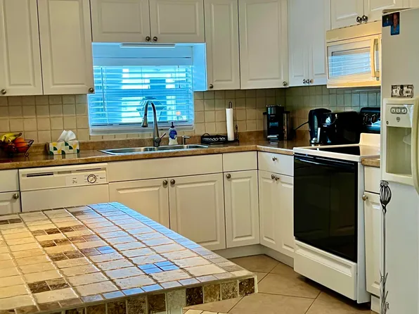 3325 Street Street, Hollywood, FL 33021