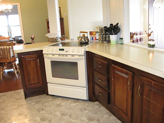 5th image of 7698 Skylark Dr SE