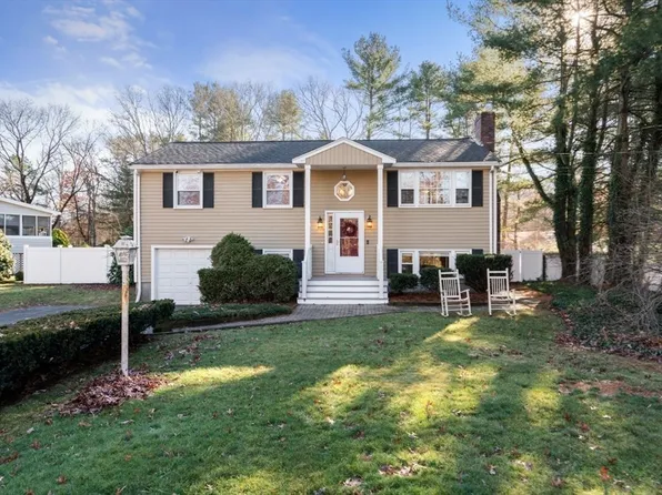 29 Bungay Rd, Mansfield, MA 02048