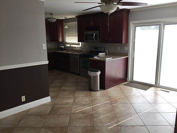 5th image of 12105 Hillcrest Pl