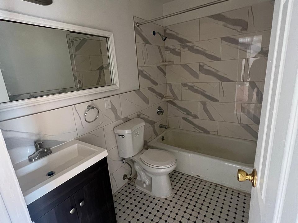 1st image of 324 Palisade Ave APT 2E
