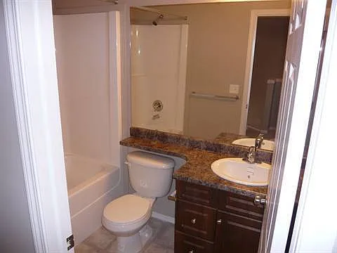 2 bed, 2.5 bath, 1700 sqft, $2,095 — Photo 4