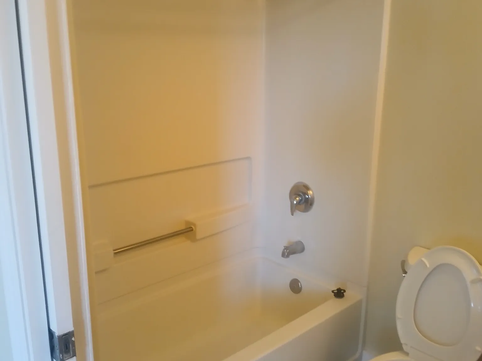 2 bed, 780 sqft, $3,300 — Photo 3