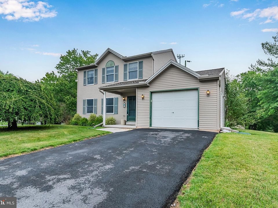 8 Pine Ridge Cir, Enola, PA 17025 | Zillow