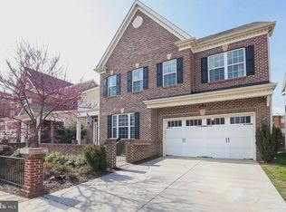 5812 Falls Gate Ct, Falls Church, VA 22041