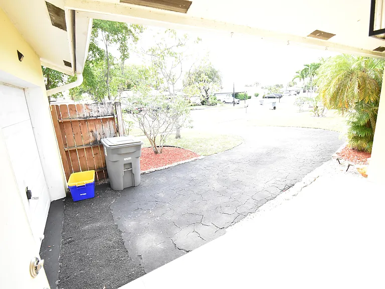 9426 Southampton Pl — Photo 31