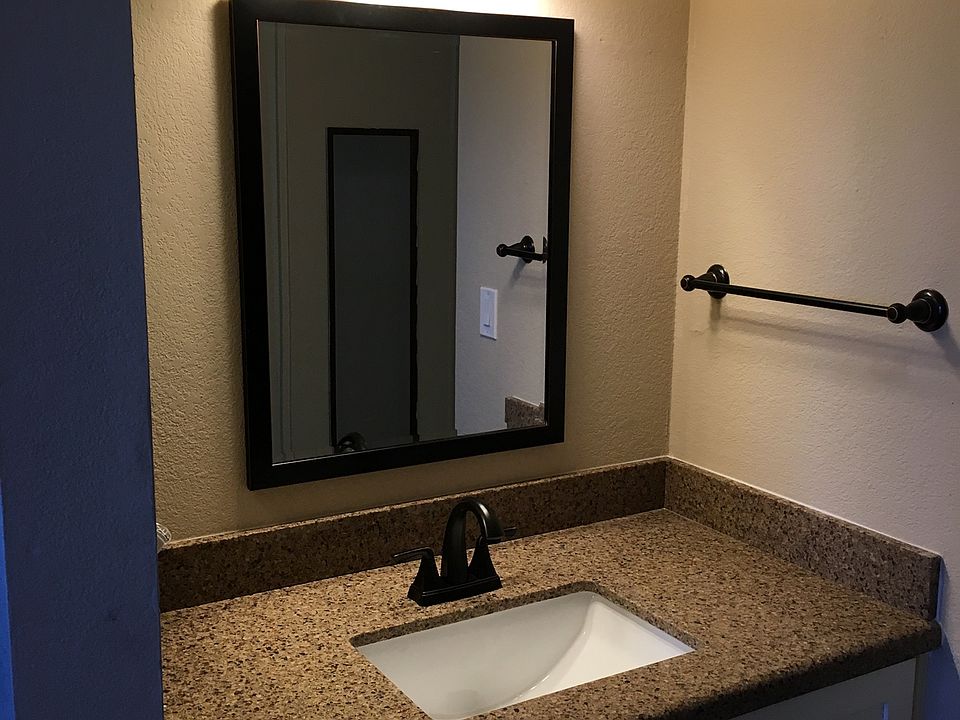1st image of 1215 E Lemon St APT 206