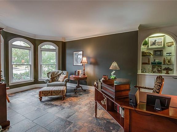 5th image of 2462 Floral Valley Dr