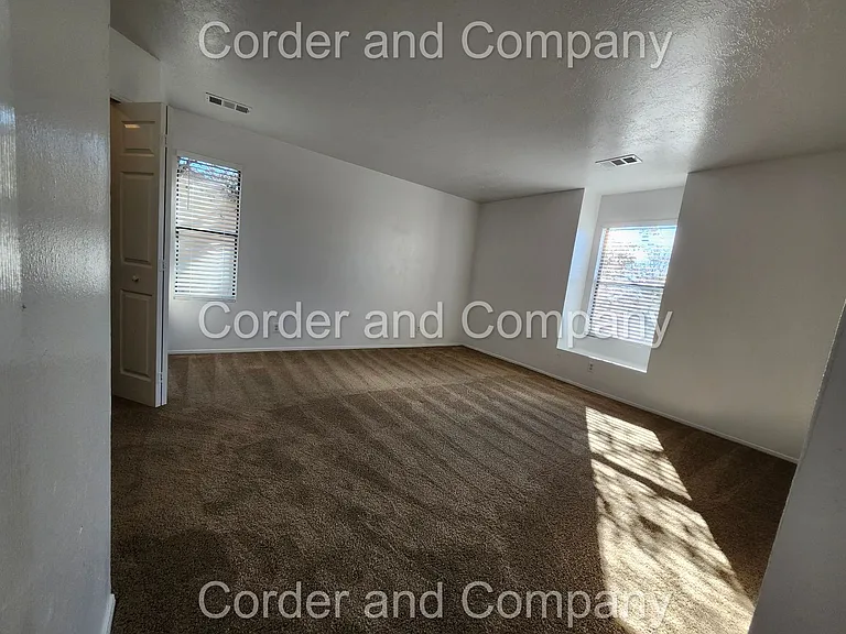 2261 Green Lake Rd NE — Photo 14