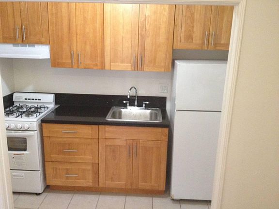 5th image of 4907 Beverly Blvd APT 20