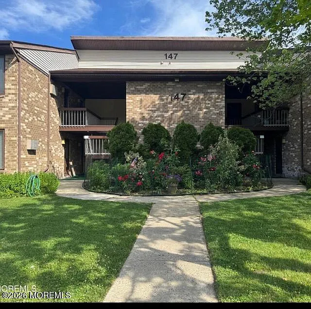2 bed, 1130 sqft, $2,300 — Photo 2