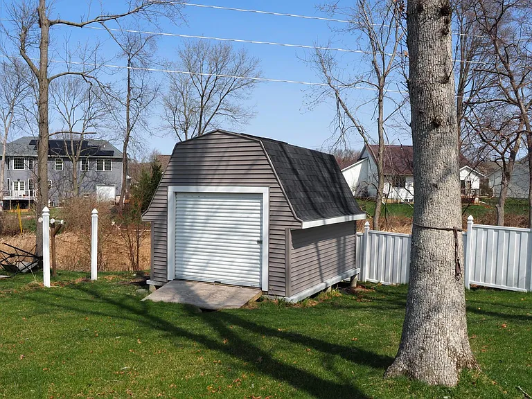 170 Grand Ave — Photo 27