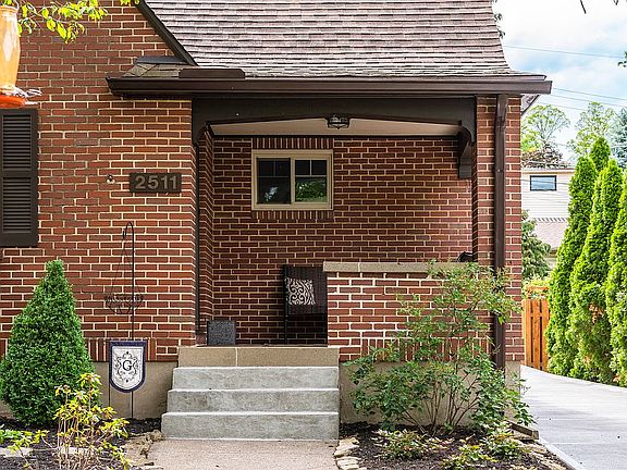 4th image of 2511 Roanoke Ave