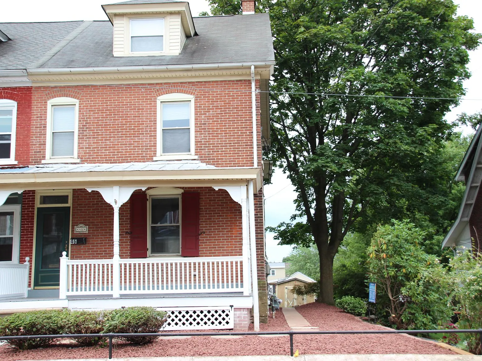 3 bed, 1.5 bath, 1500 sqft, $2,250 — Photo 1