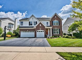 10262 Hunter Trl, Huntley, IL 60142