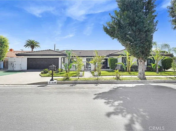 21228 Merridy St, Chatsworth, CA 91311