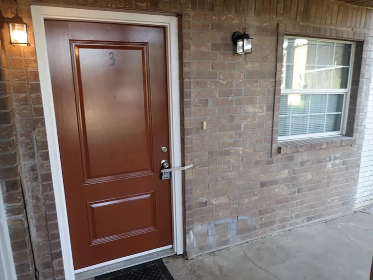 1809 W East Roberts Dr #3 — Photo 5