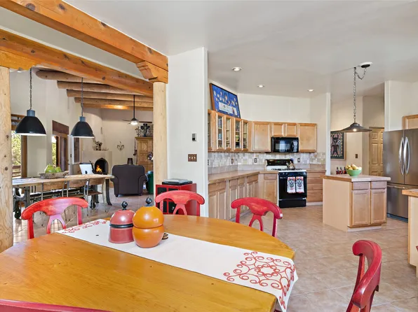 4 Isidro Rd, Santa Fe, NM 87508