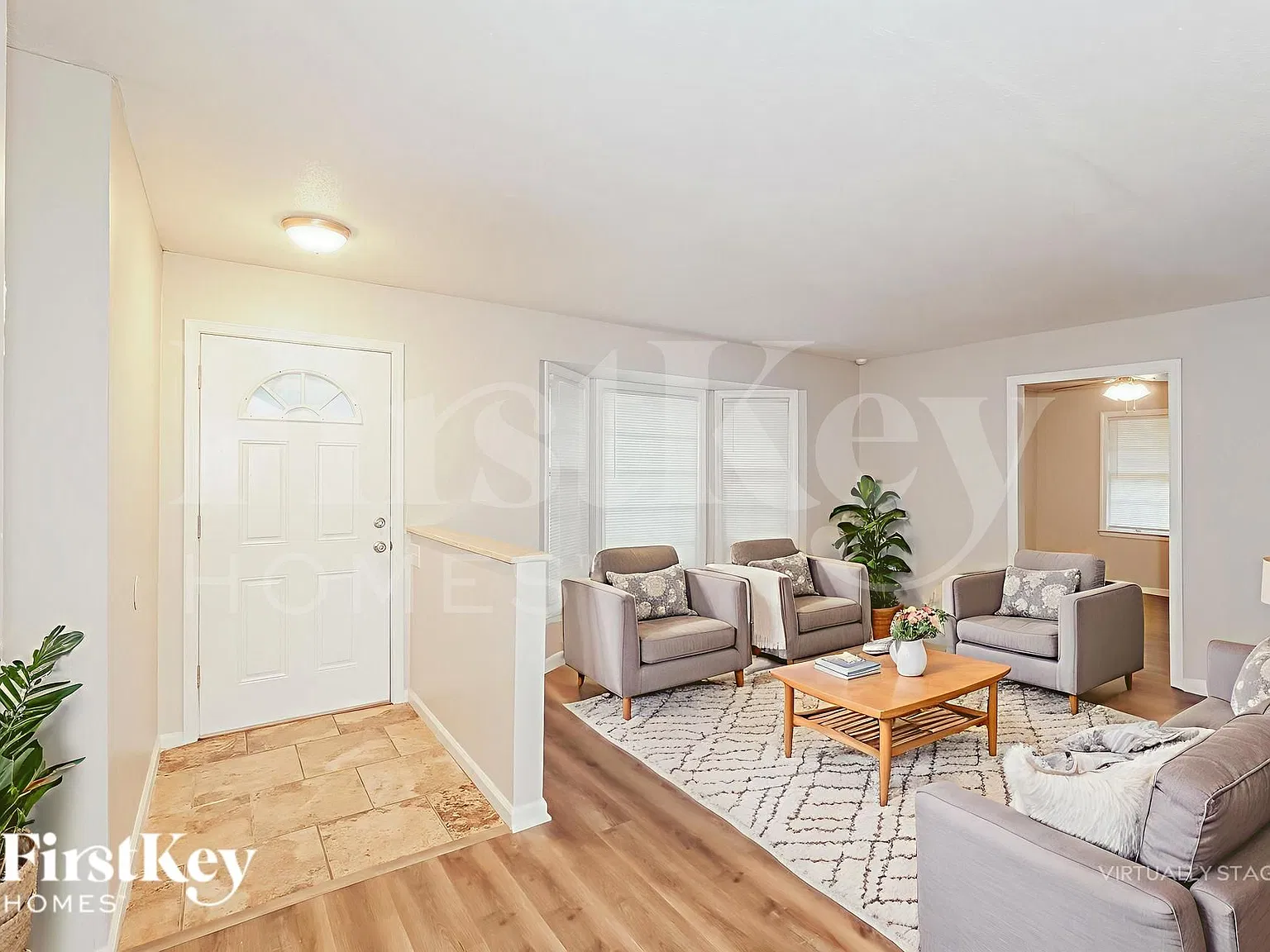 4 bed, 2.0 bath, 1369 sqft, $2,020 — Photo 4