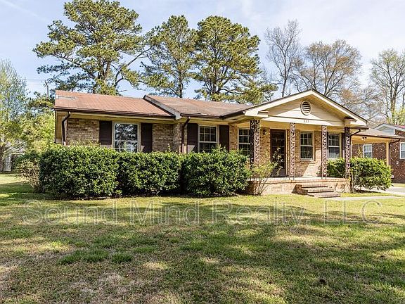 3rd image of 325 Whitehall Dr