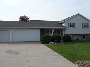 N9465 Sara Ln, APPLETON, WI 54915
