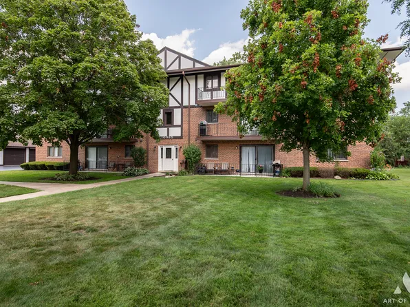 10985 S 84th Ave APT 3C, Palos Hills, IL 60465