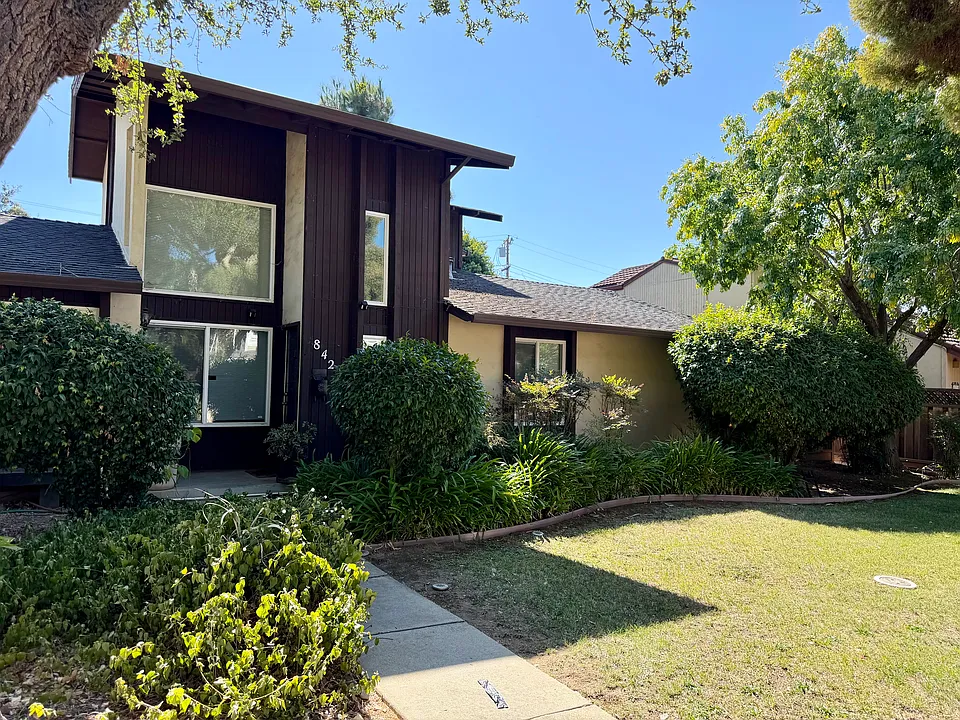842 Pollard Rd