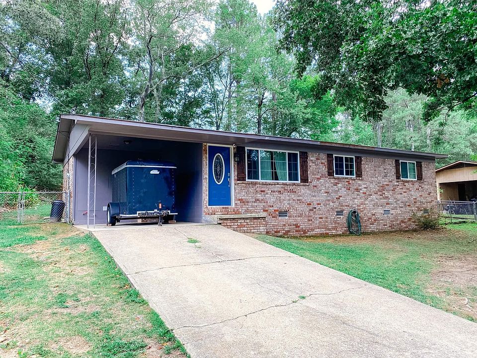 1st image of 207 Fruitwood St