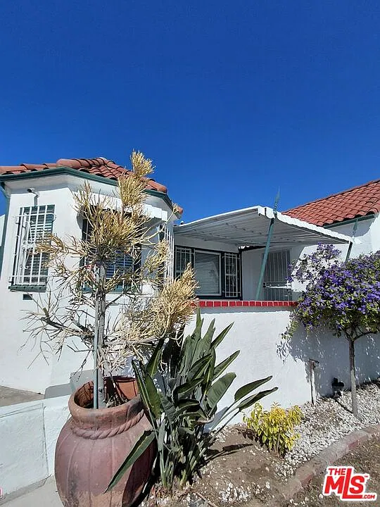 2 bed, 2.0 bath, 1360 sqft, $3,950 — Photo 1