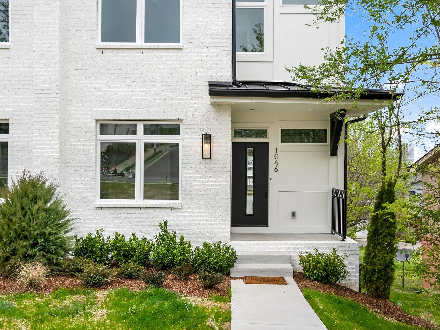 4 bed, 4.5 bath, 2783 sqft, $6,000 — Photo 1