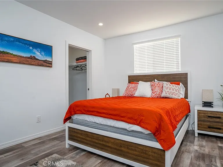 423 E Stuart Ave — Photo 18
