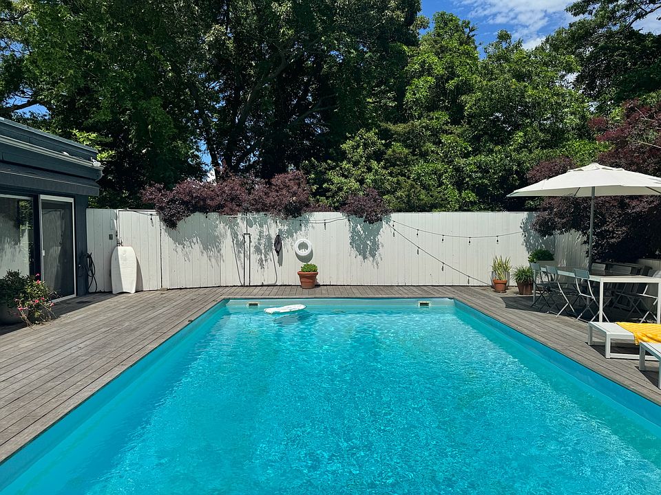 1st image of 115 Runnymeade Dr