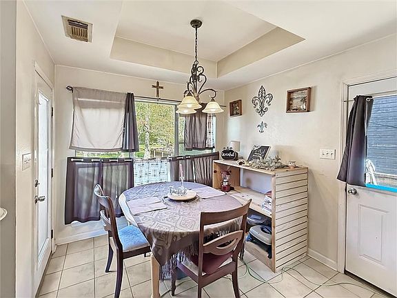 3rd image of 34141 Myrtle Ct