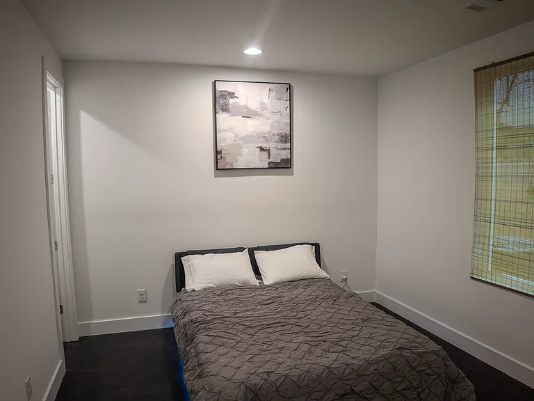 241 Maynard Ter SE — Photo 9