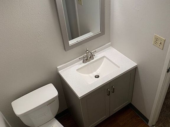 5th image of 1903 Warren Ave APT 302