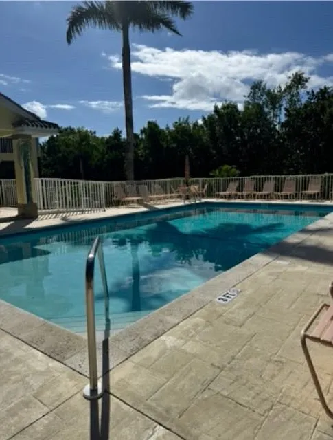 3 bed, 1411 sqft, $2,200 — Photo 2