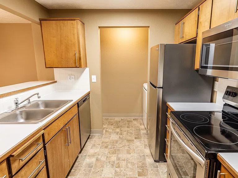 Graymayre Crossing Apartments — Photo 43