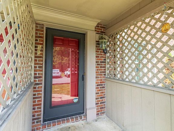 2nd image of 405 Eastley Ct