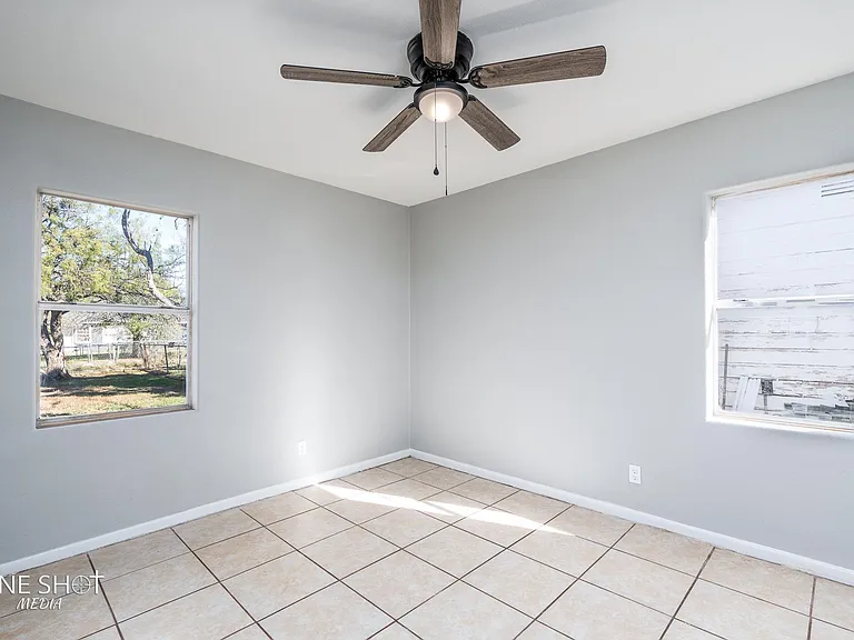5226 Questa Dr — Photo 26