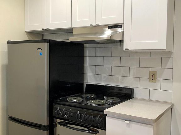 3rd image of 1414 N Northgate Way #203