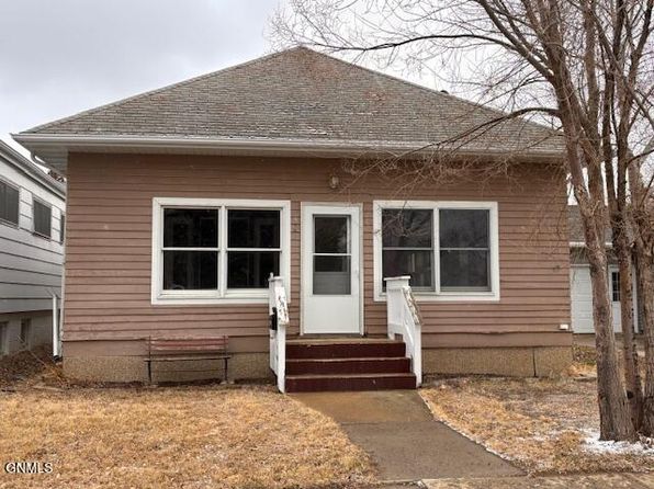 305 S Main St, Plentywood, MT 59254