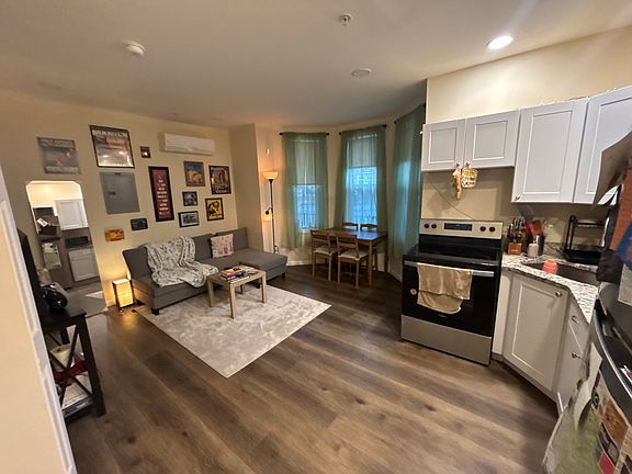 2nd image of 1922 Delaware Ave #1