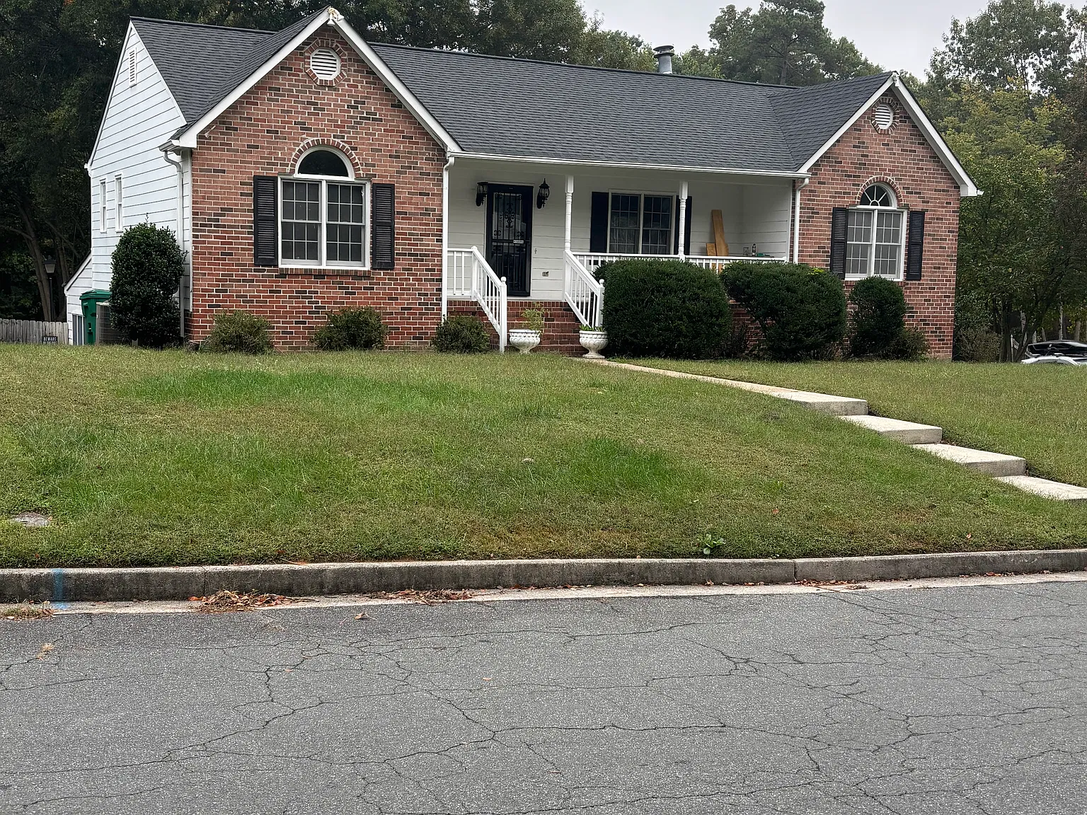 3 bed, 2.5 bath, 2200 sqft, $3,000 — Photo 1