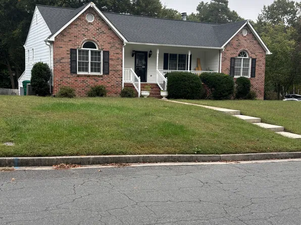 10300 Meadbrook Pl, Henrico, VA 23238