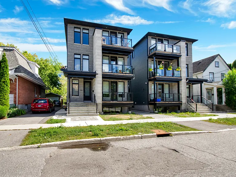 341 Tweedsmuir Ave #D — Photo 1