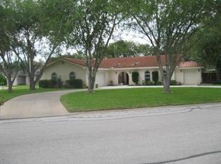 117 Palm Valley Dr W, Palm Valley, TX 78552