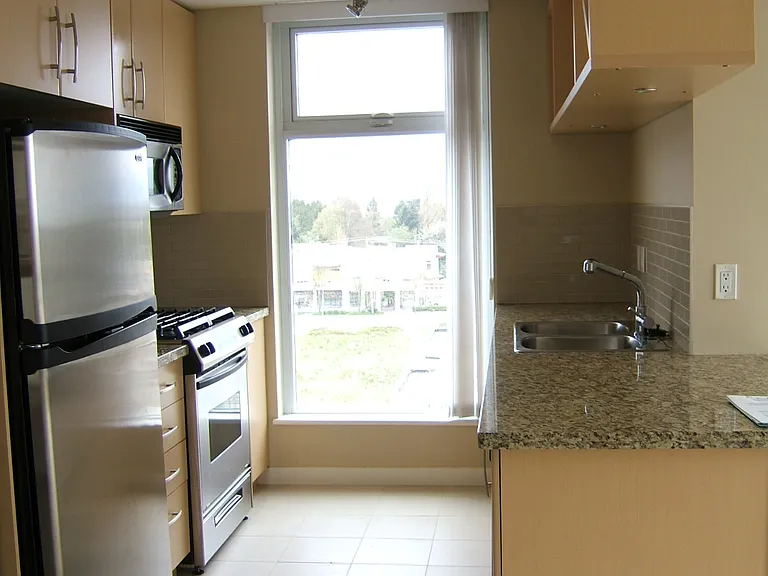 5028 Kwantlen St #1703 — Photo 7